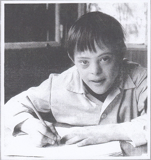 Fragment of the poster used in 1972, which used the slogan “Help me to go on” (Bolet&iacute;n de la Feaps, 21, 1972, cover)